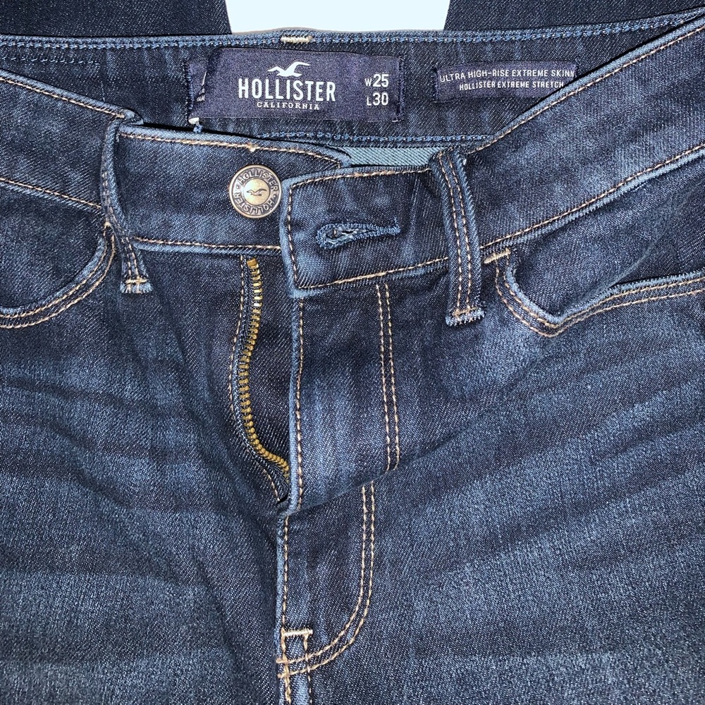 Hollister ultrahigh, ultra skinny in dark wash
